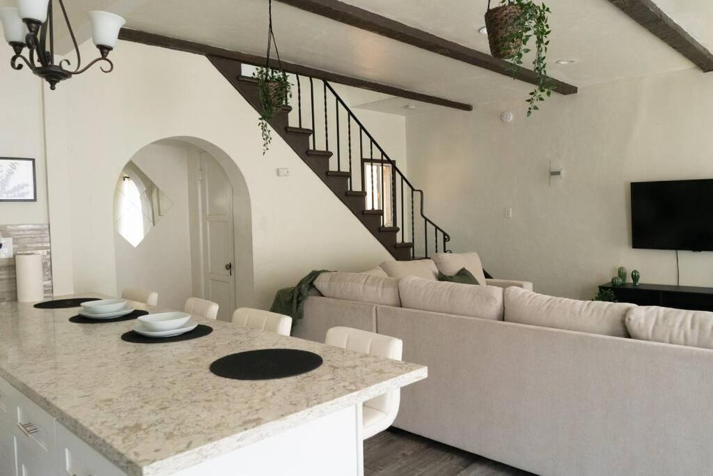 Spacious 2-Bedroom Unit In Hollywood Los Angeles Exterior foto